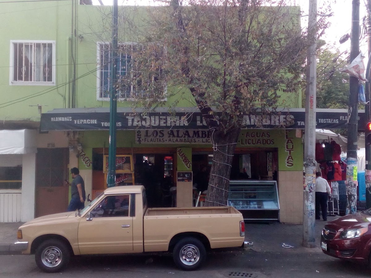 Taqueria "Los Alambres"