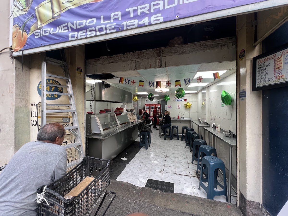 Tacos de cochinita "los abuelos"