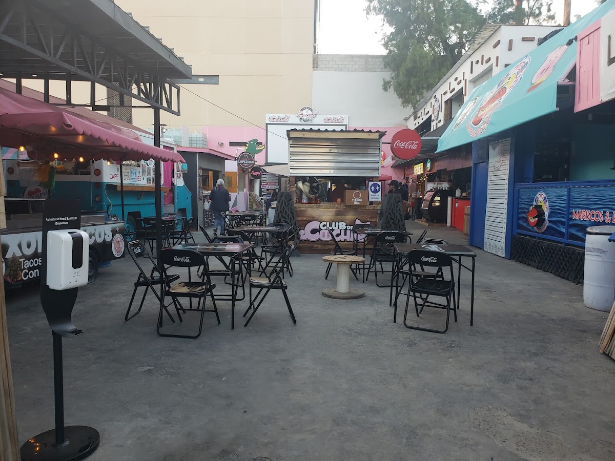 Los Especiales Tacos Al Vapor y pastor