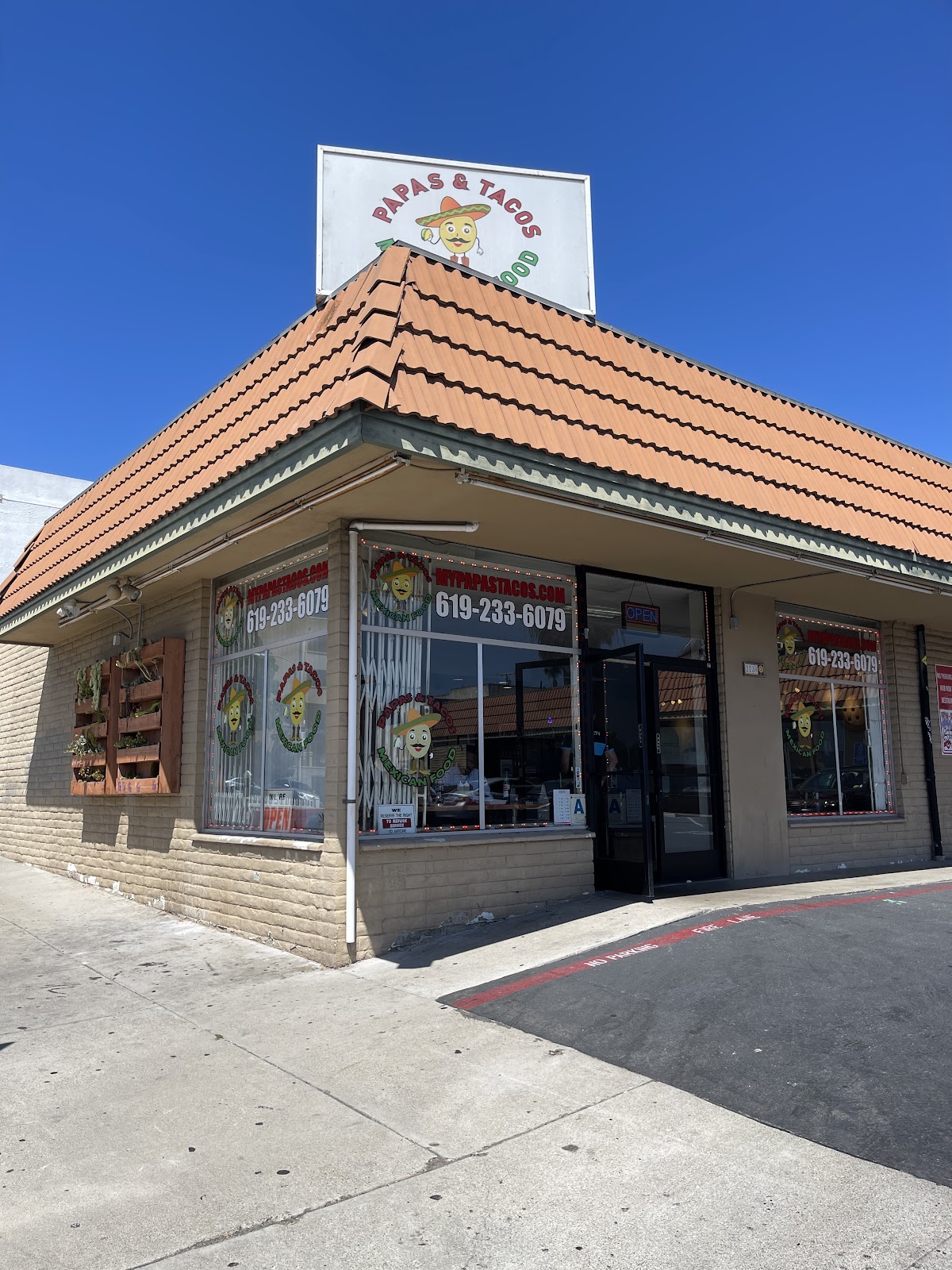 Papas & Tacos Mexican Food