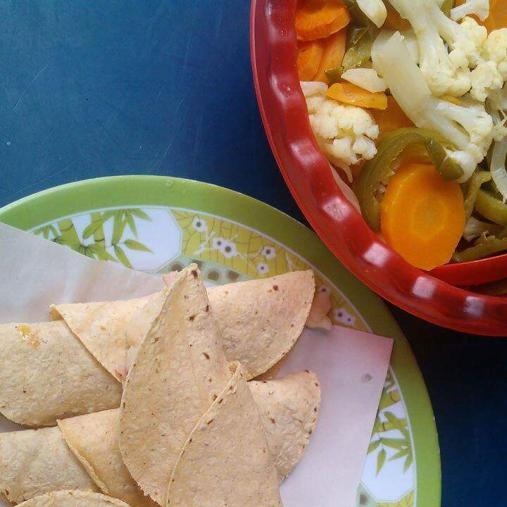Tacos de Canasta "Los Gatos"