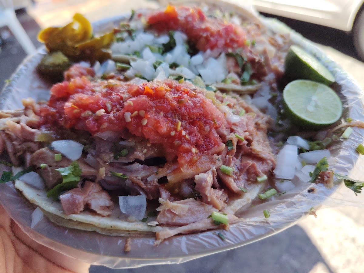 Tacos de lengua los carnales